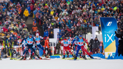 Photograph of a ski / biathlon race in Oberhof with audience in the background