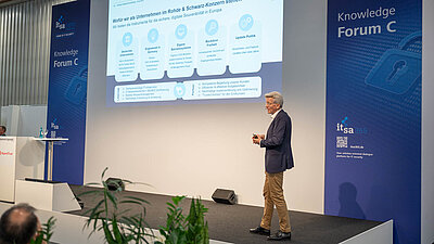 LANCOM experts LANCOM expert Thomas Ehrlich at it-sa 2023